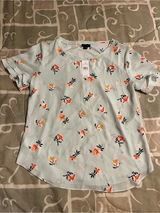 Ann Taylor Factory Tops - Ann Taylor Factory Women's S Blue Floral Round Neck Short Sleeve Blouse